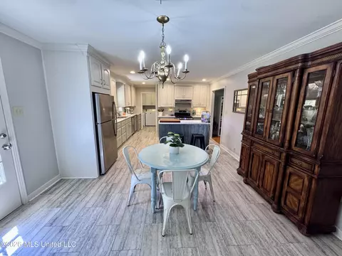 Dining - 110 Mcgregor Way, Natchez, MS 39120 photo 6 of 10