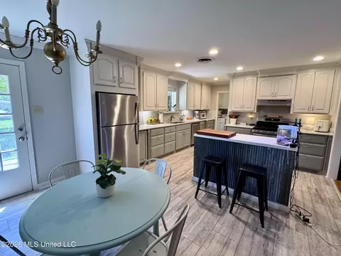 Kitchen - 110 Mcgregor Way, Natchez, MS 39120 photo 15 of 15