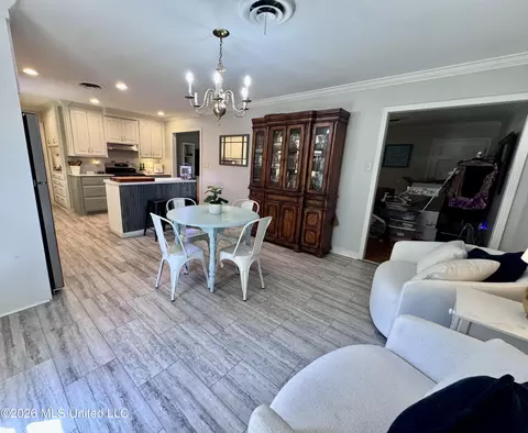 Dining - 110 Mcgregor Way, Natchez, MS 39120 photo 7 of 10