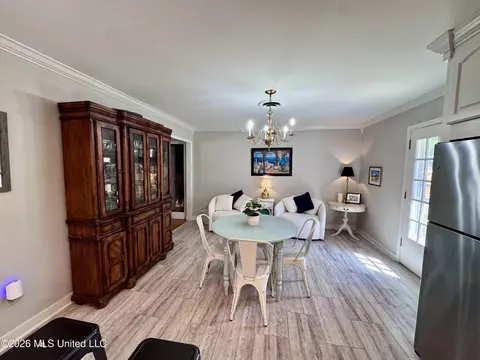 Dining - 110 Mcgregor Way, Natchez, MS 39120 photo 8 of 10