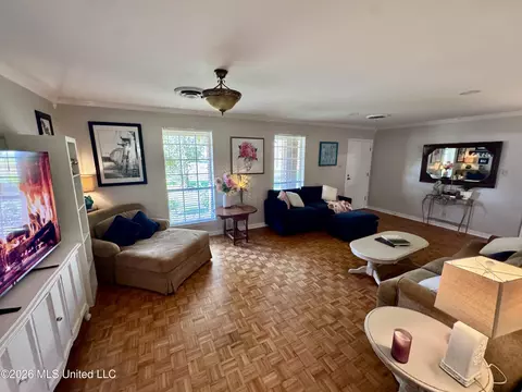 Living - 110 Mcgregor Way, Natchez, MS 39120 photo 1 of 8