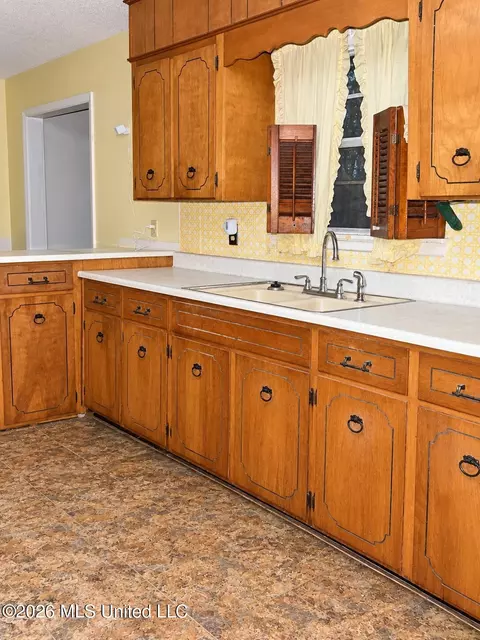 Kitchen - 5825 Gregory St, Moss Point, MS 39563 photo 2 of 2