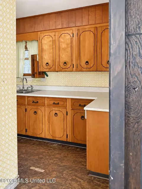 Kitchen - 5825 Gregory St, Moss Point, MS 39563 photo 1 of 2