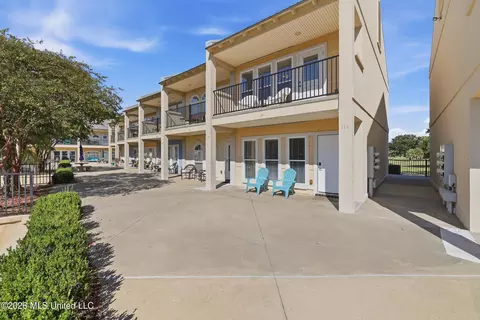548 Beach Blvd #114, Long Beach, MS 39560