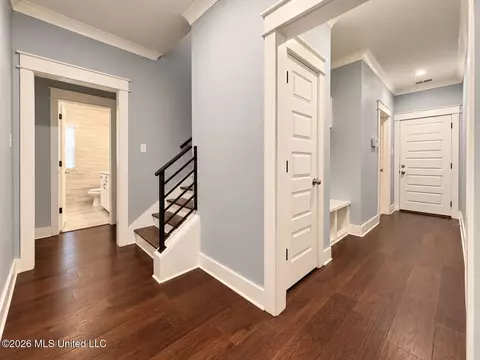 Entry Way - 1657 Carlee Dr, Hernando, MS 38632 photo 2 of 4