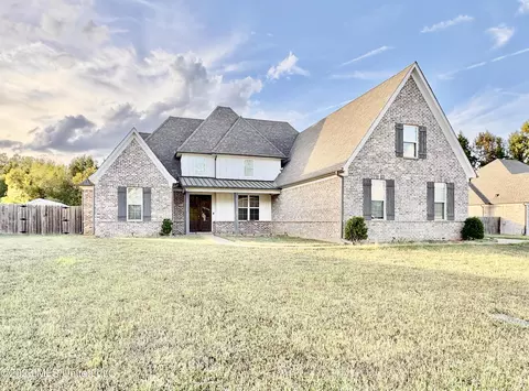 Exterior - 1657 Carlee Dr, Hernando, MS 38632 photo 3 of 10
