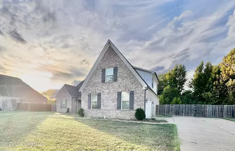 Exterior - 1657 Carlee Dr, Hernando, MS 38632 photo 4 of 10