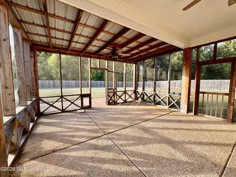 Exterior - 1657 Carlee Dr, Hernando, MS 38632 photo 6 of 10