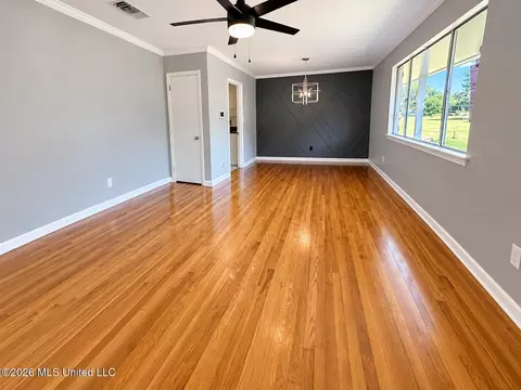 1348 Winterview Dr, Jackson, MS 39211 photo 2