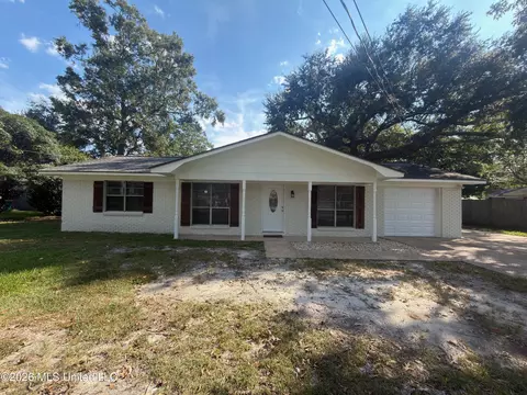 905 Laura St, Long Beach, MS 39560