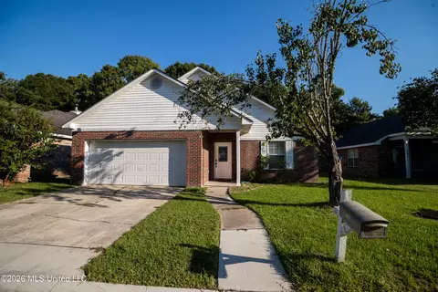104 Canal St, Gulfport, MS 39507