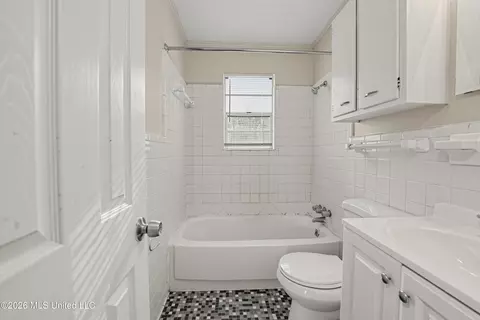 Bath - 3976 Rainey Rd, Jackson, MS 39212 photo 2 of 2