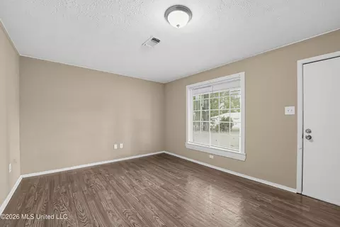 Living - 3976 Rainey Rd, Jackson, MS 39212 photo 5 of 5