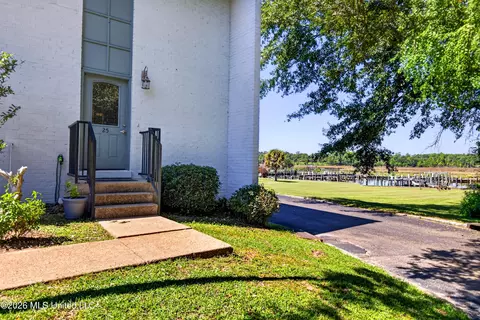 3230 Cumberland Rd #25, Ocean Springs, MS 39564