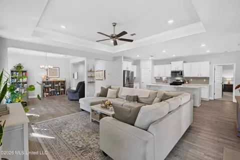 Entry Way - 5000 Sand Dollar Dr, Long Beach, MS 39560 photo 7 of 13