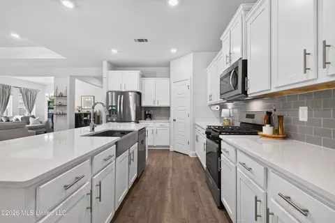 Kitchen - 5000 Sand Dollar Dr, Long Beach, MS 39560 photo 3 of 3