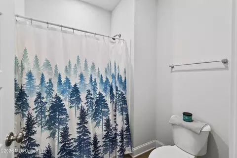 Bath - 5000 Sand Dollar Dr, Long Beach, MS 39560 photo 2 of 3