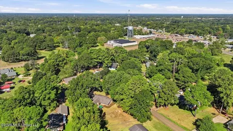 View/Area - 1302 Sunset Dr, Canton, MS 39046 photo 6 of 16