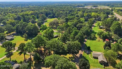 View/Area - 1302 Sunset Dr, Canton, MS 39046 photo 12 of 16