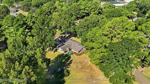 View/Area - 1302 Sunset Dr, Canton, MS 39046 photo 4 of 16