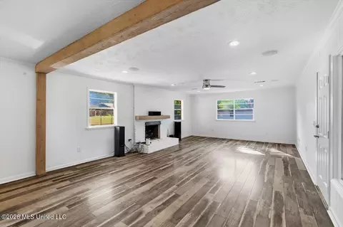 Living - 1302 Sunset Dr, Canton, MS 39046 photo 5 of 8