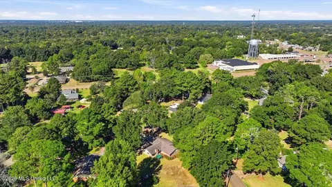 View/Area - 1302 Sunset Dr, Canton, MS 39046 photo 5 of 16