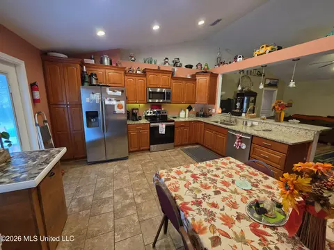 Kitchen - 6 Summit View Dr, Perkinston, MS 39573 photo 2 of 2