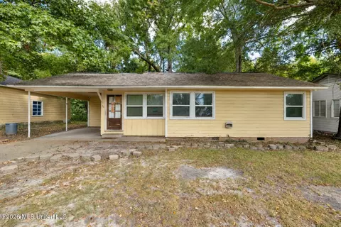 711 Myrtle St, Hattiesburg, MS 39401