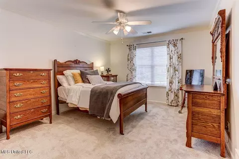 Bedroom - 3914 Saddle Bnd, Olive Branch, MS 38654 photo 4 of 8