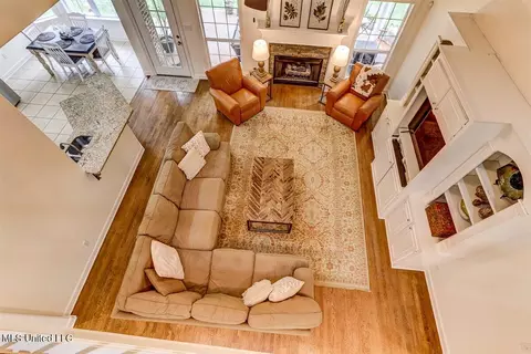 Living - 3914 Saddle Bnd, Olive Branch, MS 38654 photo 6 of 6