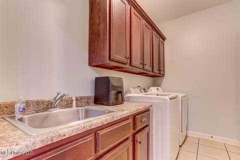 Other - 3914 Saddle Bnd, Olive Branch, MS 38654 photo 1 of 15