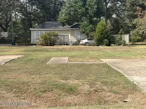 501 Bell Ave, Greenwood, MS 38930
