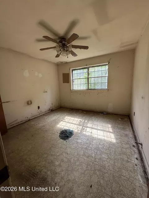 Bedroom - 10 King Cir, Natchez, MS 39120 photo 1 of 2