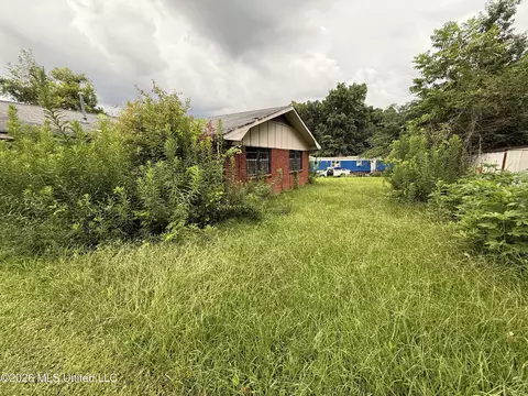 Exterior - 10 King Cir, Natchez, MS 39120 photo 5 of 5