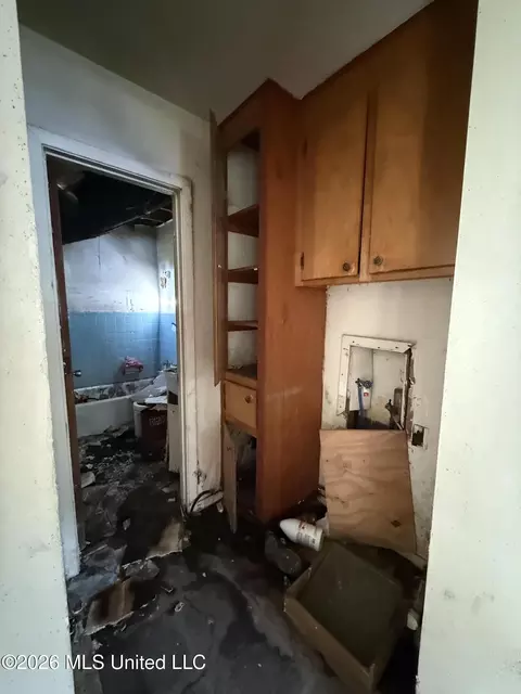 Entry Way - 10 King Cir, Natchez, MS 39120 photo 4 of 4