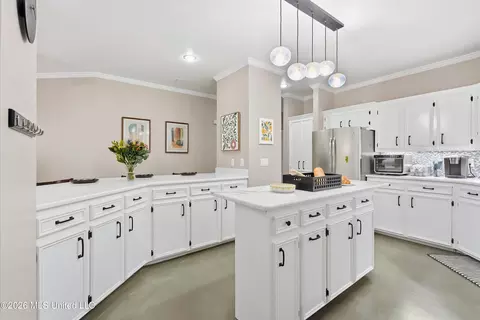 Kitchen - 109 Northpointe Pkwy, Jackson, MS 39211 photo 2 of 6