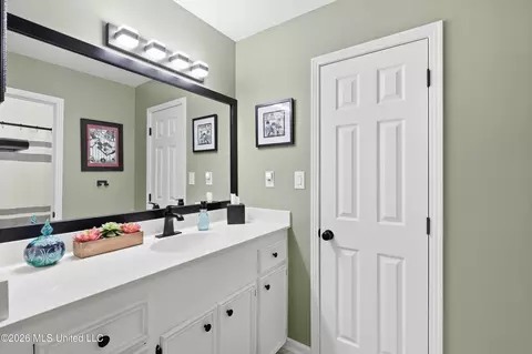 Bath - 109 Northpointe Pkwy, Jackson, MS 39211 photo 3 of 5