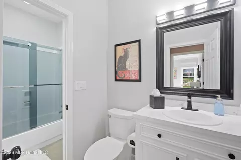 Bath - 109 Northpointe Pkwy, Jackson, MS 39211 photo 4 of 5