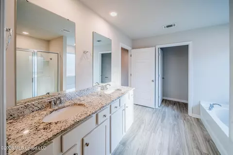 Entry Way - 8265 Curry Rd, Biloxi, MS 39532 photo 4 of 12