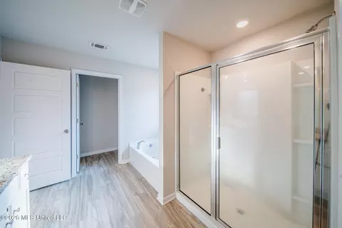 Bath - 8265 Curry Rd, Biloxi, MS 39532 photo 1 of 2