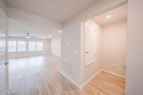 Entry Way - 8265 Curry Rd, Biloxi, MS 39532 photo 7 of 12
