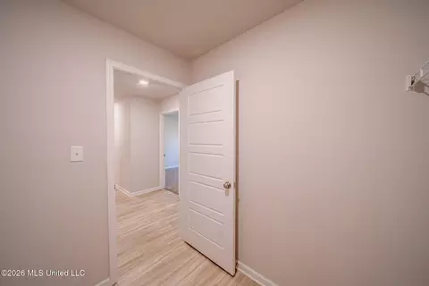 Entry Way - 8265 Curry Rd, Biloxi, MS 39532 photo 9 of 12