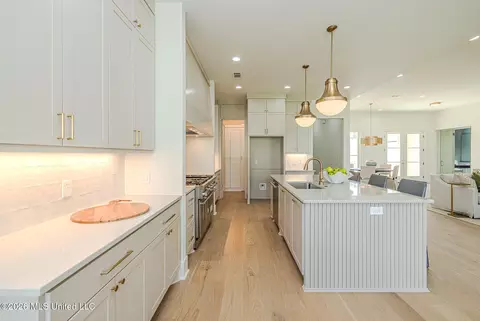 Kitchen - 461 Whittington Cir, Madison, MS 39110 photo 4 of 6