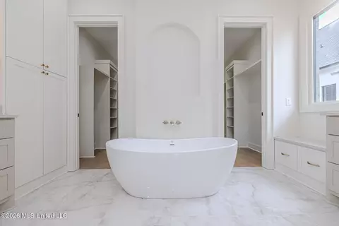 Bath - 461 Whittington Cir, Madison, MS 39110 photo 8 of 13