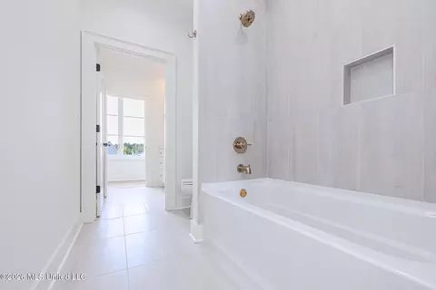 Bath - 461 Whittington Cir, Madison, MS 39110 photo 3 of 13