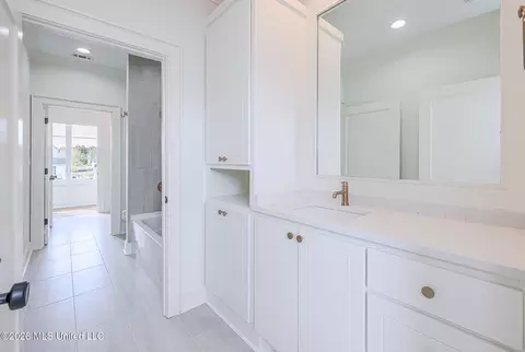 Bath - 461 Whittington Cir, Madison, MS 39110 photo 4 of 13