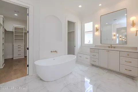 Bath - 461 Whittington Cir, Madison, MS 39110 photo 10 of 13