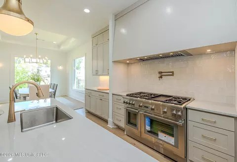 Kitchen - 461 Whittington Cir, Madison, MS 39110 photo 5 of 6