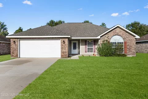 7009 Bayou Landing Dr, Ocean Springs, MS 39564