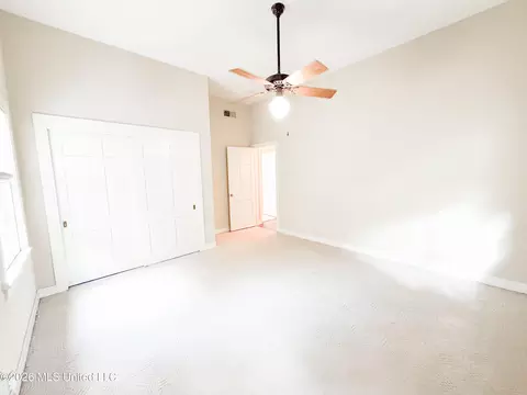 Bedroom - 21 Oakhurst Dr, Natchez, MS 39120 photo 4 of 6